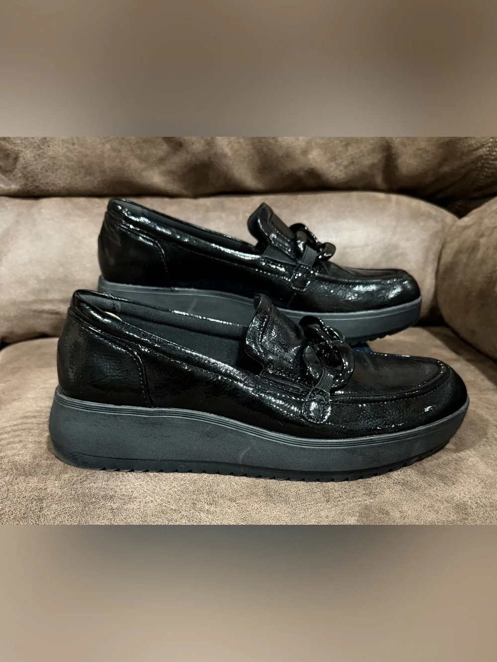 Clarks Collection Zylah May Black Crinkle Patent Chain Loafers